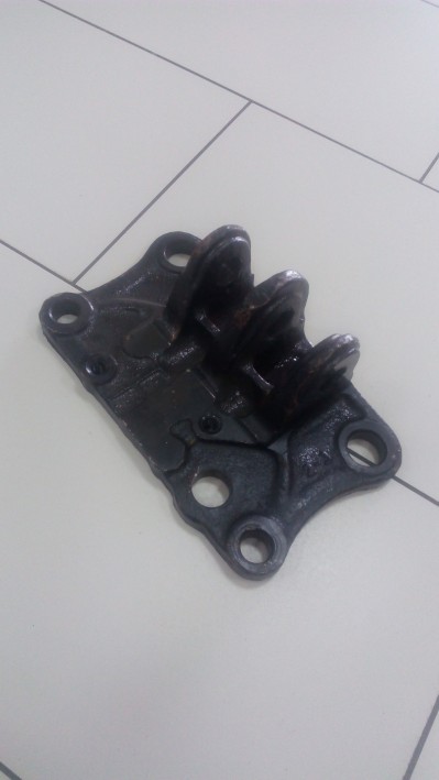 Кронштейн гидроцилиндра