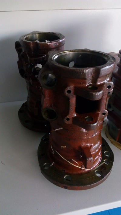 Крышка картера переднего моста