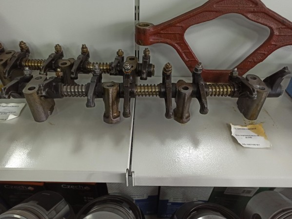 Ось коромысла в сб. Д-245 — 2