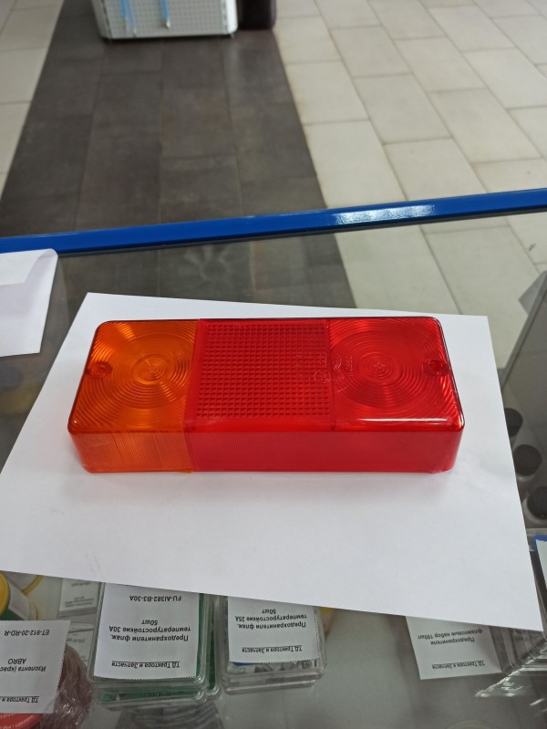 Стекло заднего фонаря Ф-401 (пластмас.) — 1